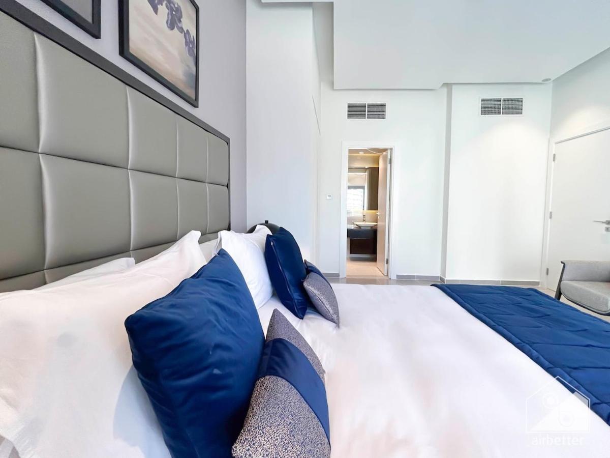 Luxury Stay At Damac Majestine With Balcony & Views Dubai Exterior photo